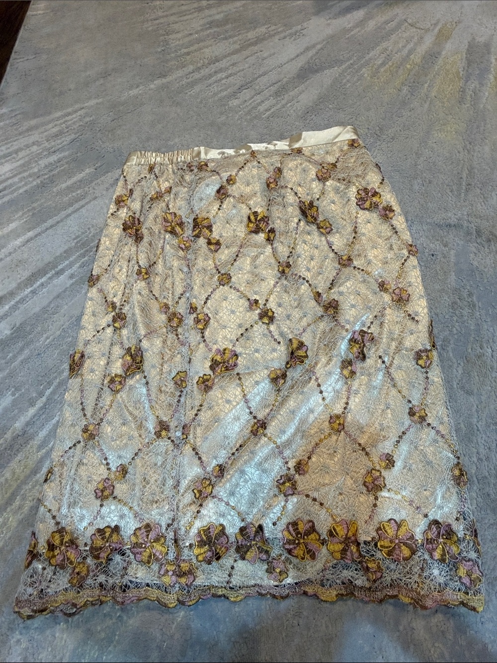 Lily & Taylor embroidered floral pencil skirt with a gold wool and silk size 16